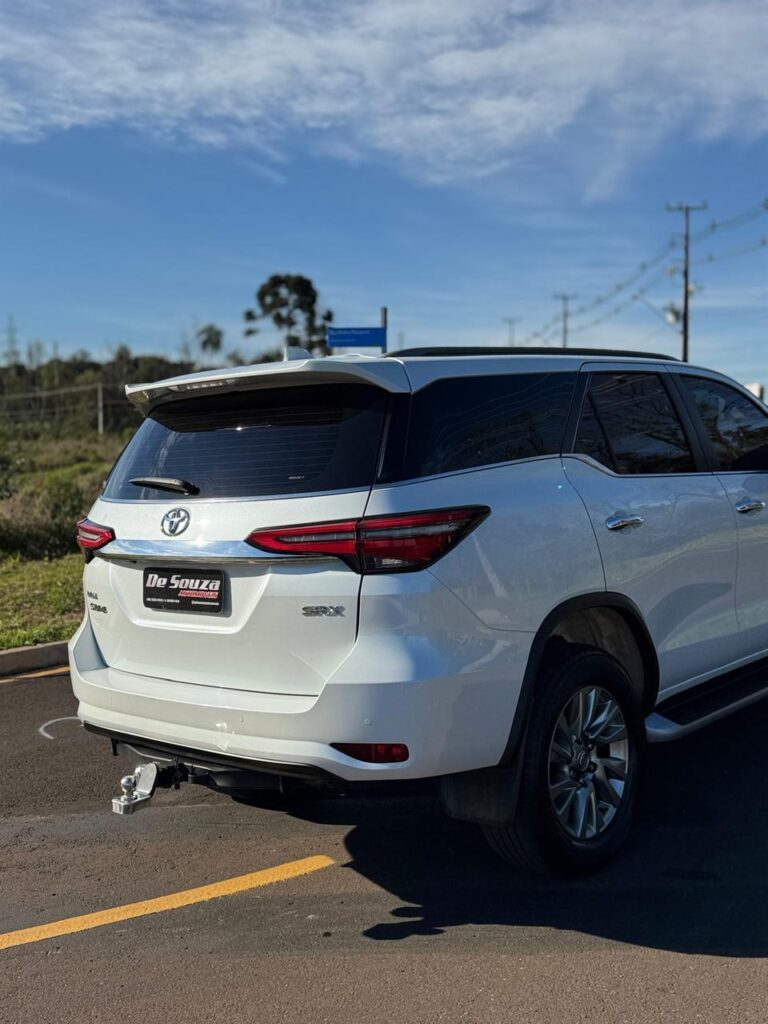Toyota SW4 2.8 Turbo - foto 10